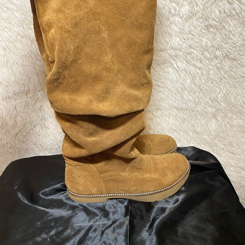 COPY - Size 8 suede slouchy boot.